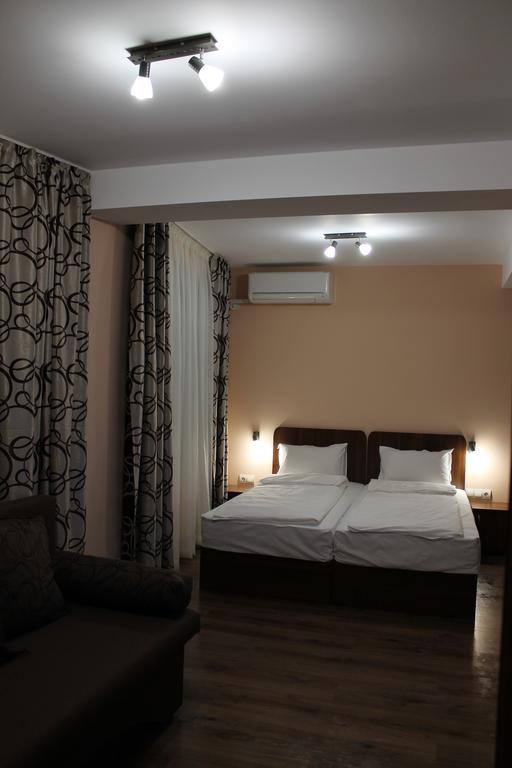 Center Guest House 萨帕雷瓦巴尼亚 外观 照片